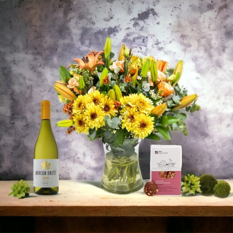 מארז חן - זר פרחים צהוב, פרלינים ויין לבן