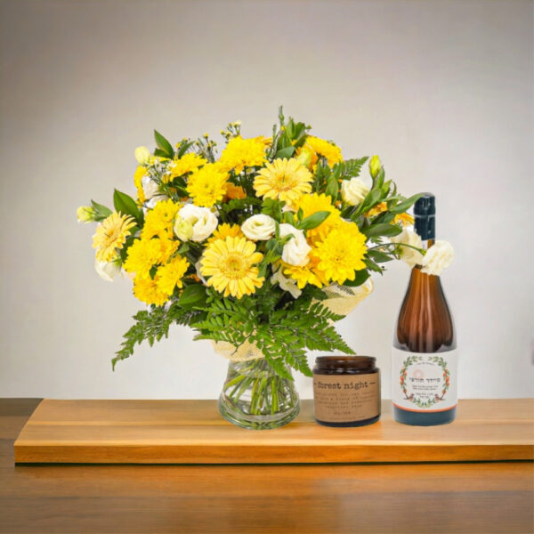 מארז זר פרחים באגרטל, סיידר תפוחים אלכוהולי ומפנק ונר טבעי 100% שעוות סויה